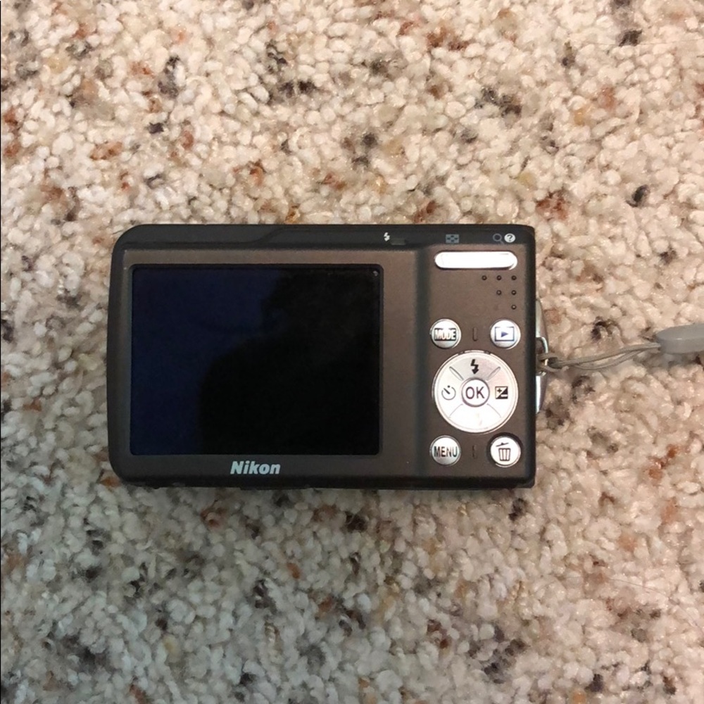 Nikon camera - Picture 2 of 4